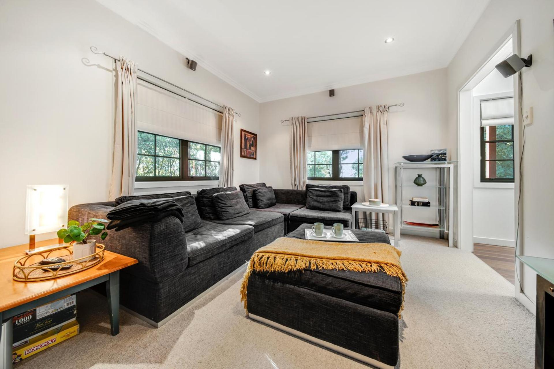 Whispering Pines Cottages Wentworth Falls Room photo