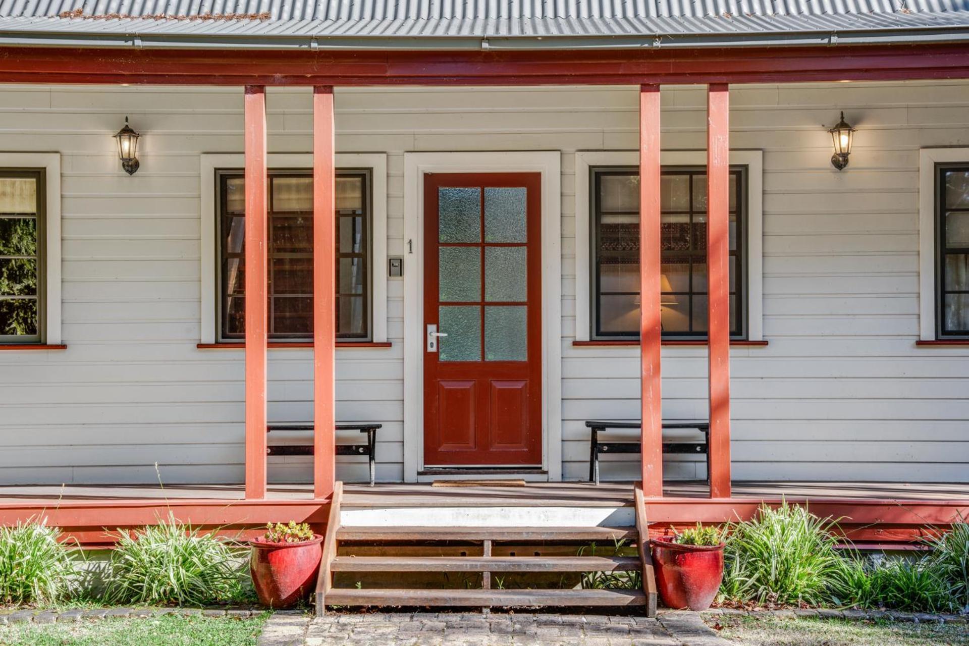 Whispering Pines Cottages Wentworth Falls Room photo