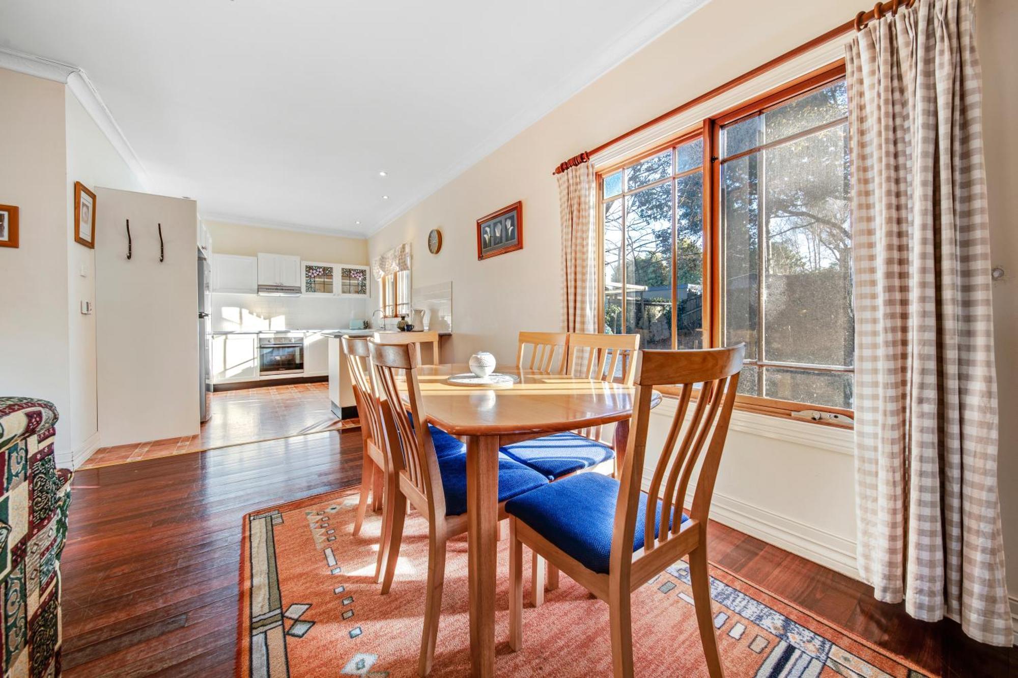 Whispering Pines Cottages Wentworth Falls Room photo