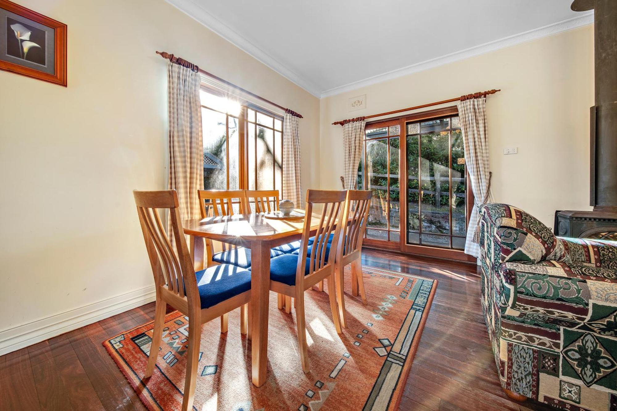 Whispering Pines Cottages Wentworth Falls Room photo