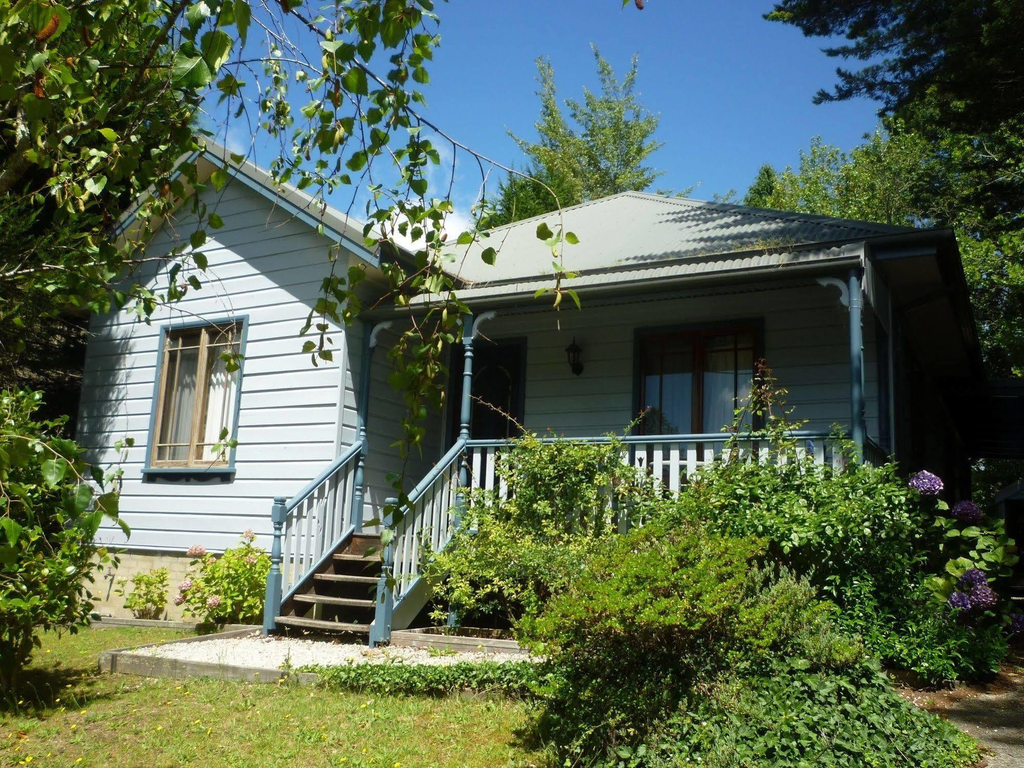 Whispering Pines Cottages Wentworth Falls Exterior photo