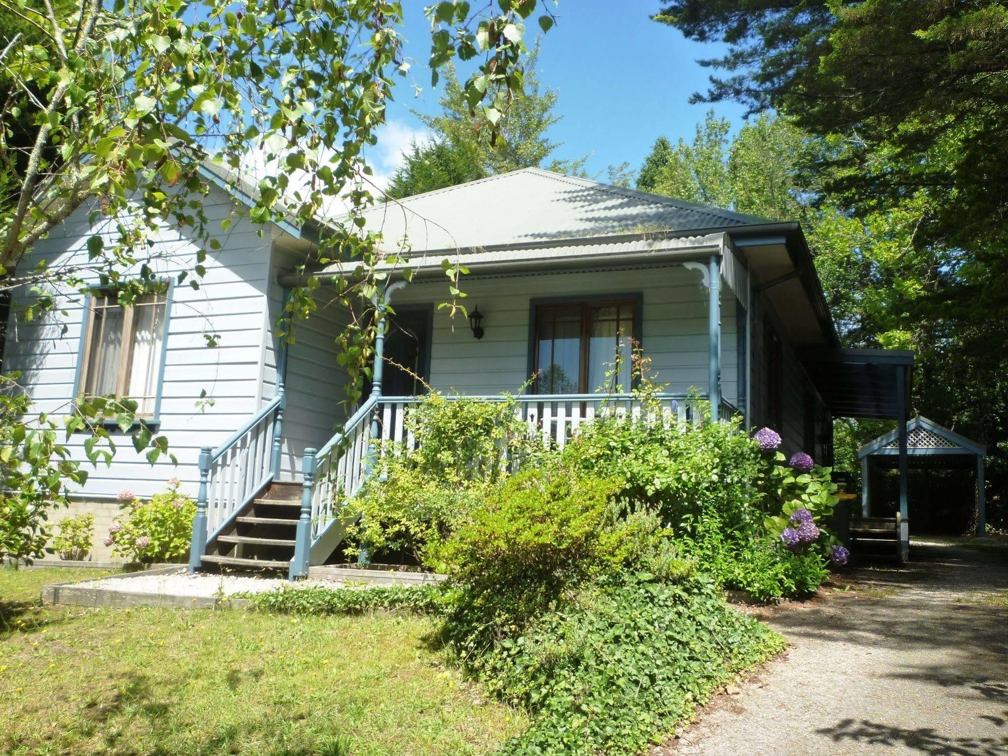 Whispering Pines Cottages Wentworth Falls Exterior photo